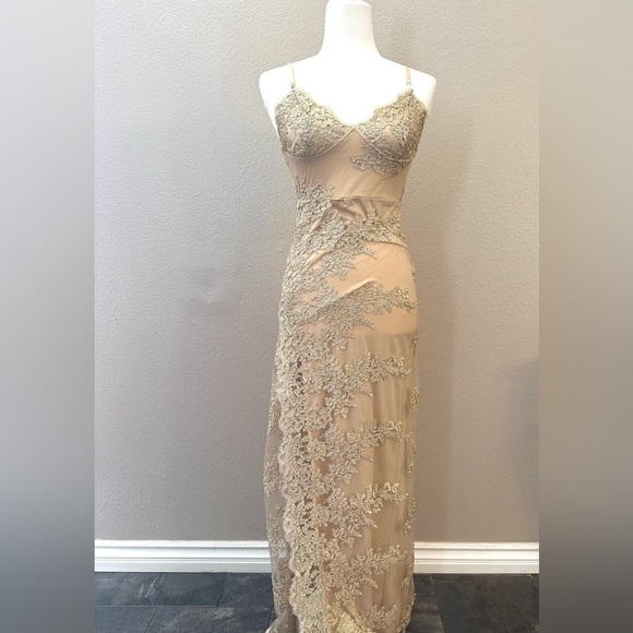 Elegant Windsor Cream Lace Gown NWT - Picture 8 of 10